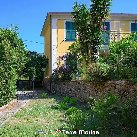 Nettuno, Terremarine Apartment